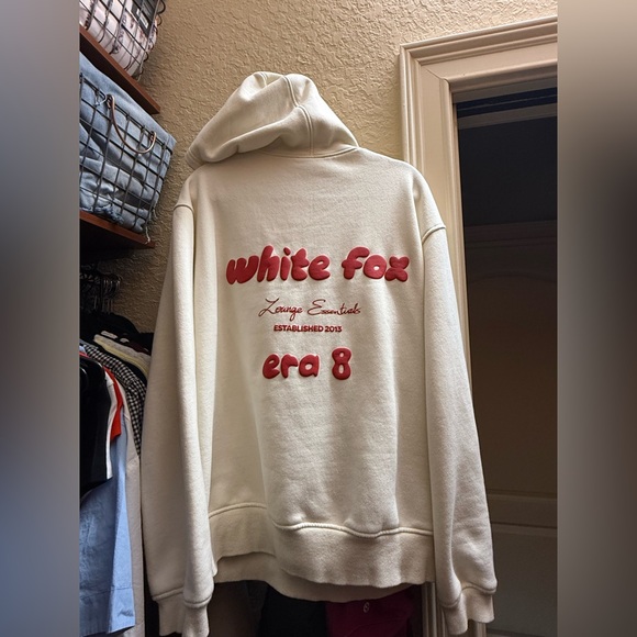 White Fox- The Era 8 Oversized Hoodie Cherry Cream - Picture 3 of 3